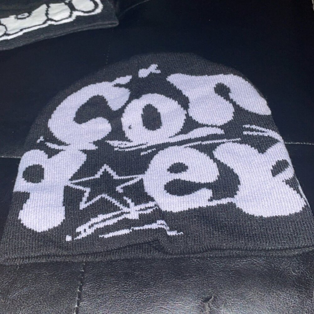 Black and white y2k vintage beanie